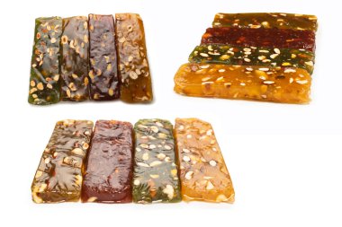 Beyaz arka planda fındıklı geleneksel Türk lezzeti. 