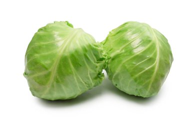 Beyaz arka planda izole edilmiş taze yeşil lahana. 