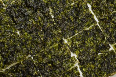 Beyaz arka planda izole edilmiş lezzetli yosun.. 