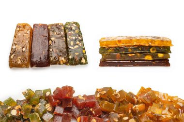 Beyaz arka planda fındıklı geleneksel Türk lezzeti. 