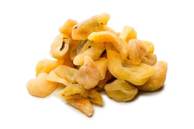 Kurumuş tutku meyvesi beyaz arka planda izole edilmiş. Üst görünüm. 