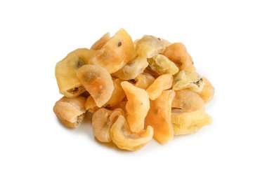 Kurumuş tutku meyvesi beyaz arka planda izole edilmiş. Üst görünüm. 