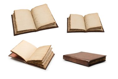 Beyaz bir arkaplanda izole edilmiş boş eski bir defter. Boşluğu kopyala.  