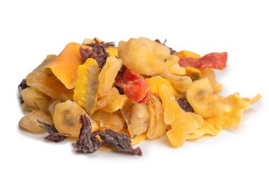 Kurutulmuş egzotik meyve, mango, ananas dilimleri, tutku meyvesi, papaya karışımı. Vejetaryen tatlı..  