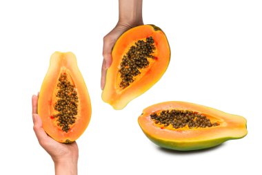 Papaya meyvesi beyaz arka planda izole bir şekilde kadınların elinde. Tropik meyve. Yarım papaya.. 