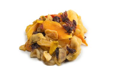 Kurutulmuş egzotik meyve, mango, ananas dilimleri, tutku meyvesi, papaya karışımı. Vejetaryen tatlı..  