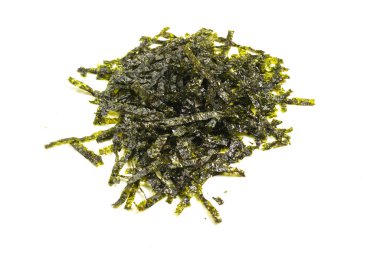 Beyaz arka planda izole edilmiş lezzetli yosun.. 