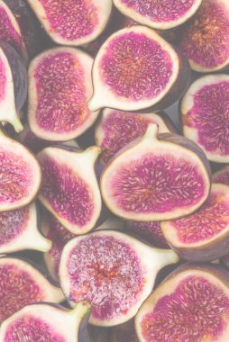 Lezzetli incir arka planı. Üst Manzara. Dilimler.  