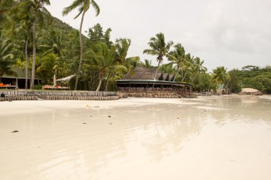 Sahilde gün batımı