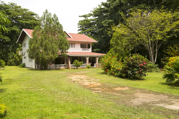 Victoria gösterilen en küçük Afrikalı başkentidir