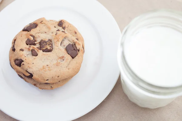 Cookie and Jar of Milk — Stock Photo, Image