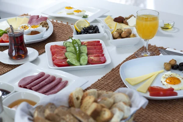 Πλούσιο και γευστικό τούρκικο πρωινό — Φωτογραφία Αρχείου