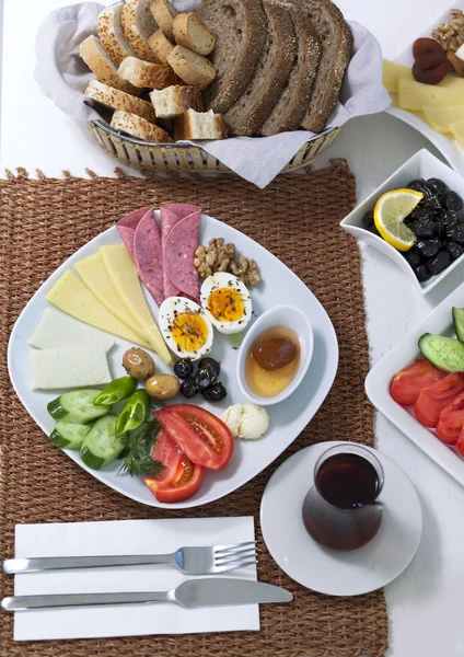 Micul dejun turcesc bogat și delicios — Fotografie, imagine de stoc