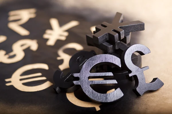 Uluslararası kara para birimi