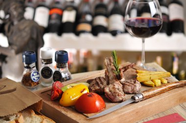 Barbekü Izgara biftek, köfte ve tavuk