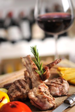 Barbekü Izgara biftek, köfte ve tavuk