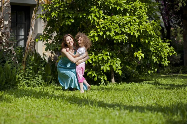 Mère et pâte — Photo