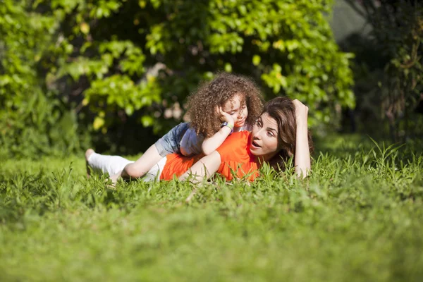 Mutter und Tochter — Stockfoto