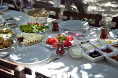Türk ve Yunan Kahvaltı