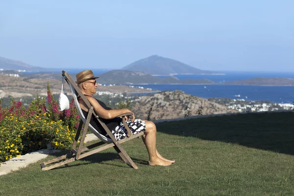 Hombre viejo y cansado — Foto de Stock