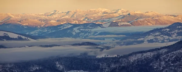 Snow mountain at sunrise — Stock Photo, Image