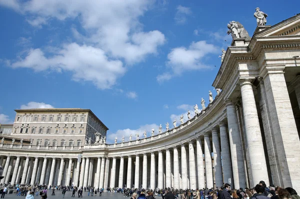 Collonata di Piazza San Pietro — Foto Stock