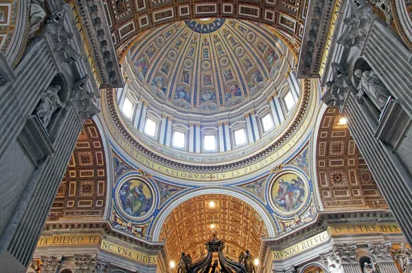 Cúpula de San Pedro — Foto de Stock