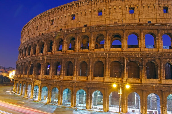 Il Colosseo (Colosseum) in Rome, night view