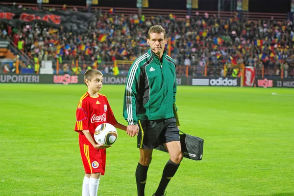 Schiedsrichter bei Fußballspiel — Stockfoto