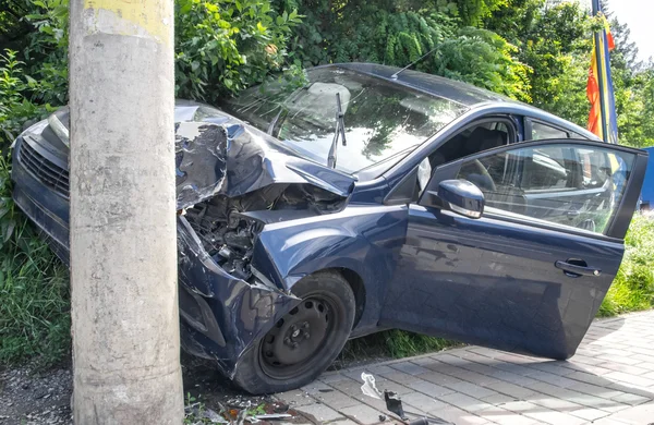 Kemény összetört autó — Stock Fotó