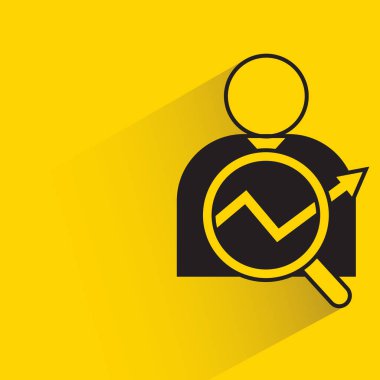 Sarı arkaplanda büyüteç ve grafik simgesi olan insanlar
