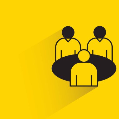iş görüşmesi ve sarı arkaplanda toplantı simgesi