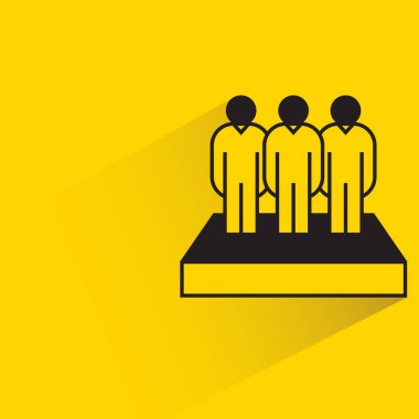 Sarı arkaplanda sahne simgesinde takım çalışması grubu