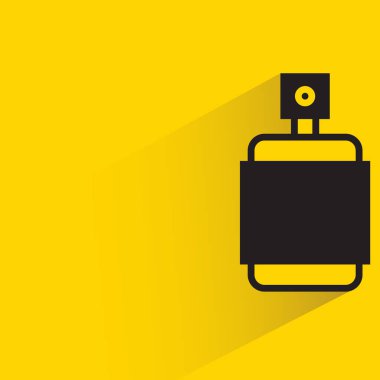 Sarı arkaplan vektör illüstrasyonuna sprey şişesi