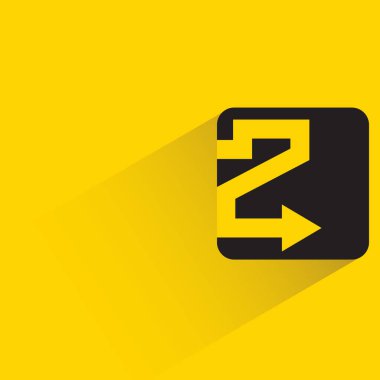 Sarı arkaplanda gölgesi olan sağa dön