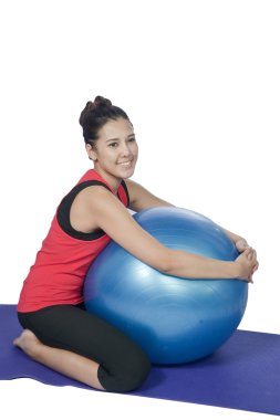 genç güzel kadın fitness zaman ve bl ile egzersiz sırasında