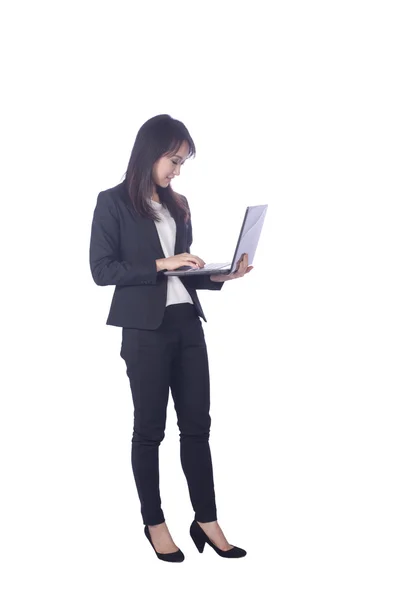 Mujer de negocios y portátil — Foto de Stock