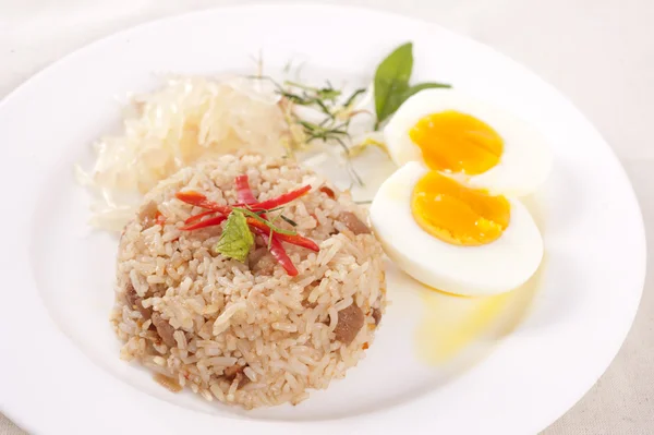 Stegt ris, thailandsk køkken - Stock-foto
