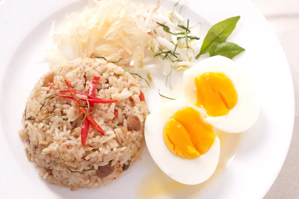 Smażony ryż, kuchnia tajska — Zdjęcie stockowe