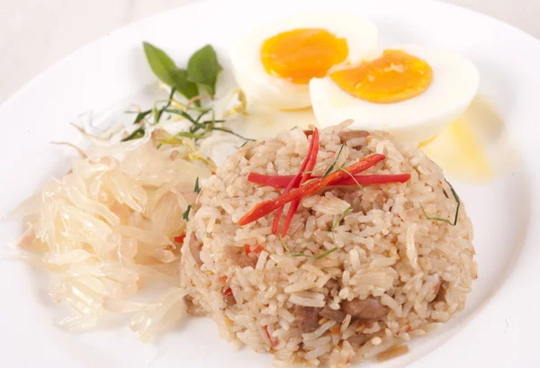 Stegt ris, thailandsk køkken - Stock-foto
