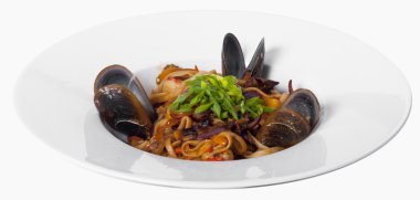 Udon deniz ürünleri ile