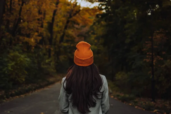 Back View Young Girl Walking Alone Street Autumn Woman Orange — Stock Photo, Image