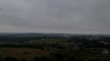 Kötü bir günde, bulutlu gökyüzünün zaman atlaması.