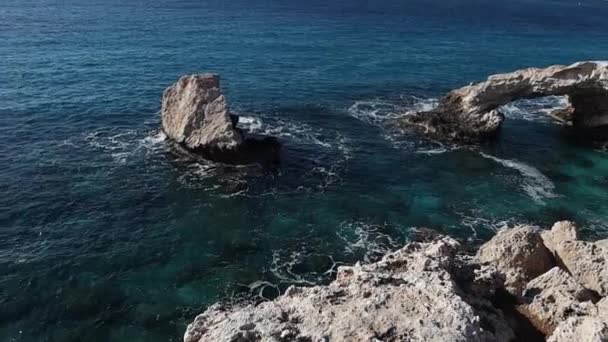 Hermoso Paisaje Marino Con Arco Cueva Marina Puente Amor Ayia — Vídeos de Stock