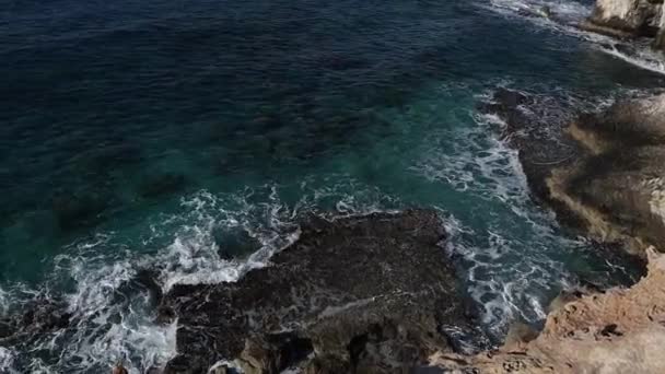 Sea Waves Cliff Edge Aiya Napa Cyprus — Vídeos de Stock