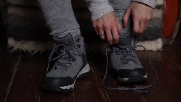 Person Laces Hiking Winter Boots Indoors Close Man Put Trackers — Stockvideo