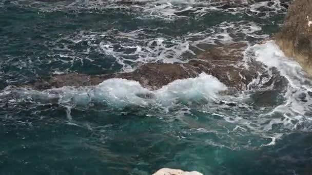 Vagues Mer Près Bord Falaise Aiya Napa Chypre — Video