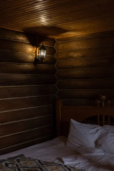 Interior Madeira Acolhedor Hotel Com Lençóis Brancos Luz — Fotografia de Stock