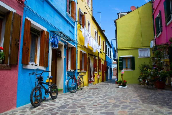 Benátky, burano ostrov domy — Stock fotografie