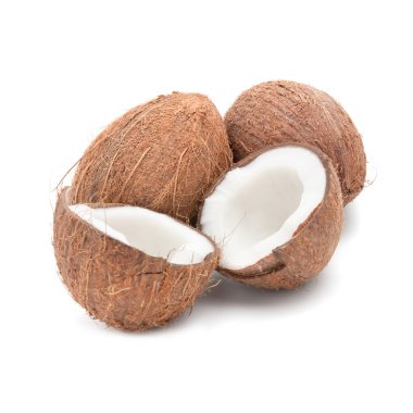 Hindistan cevizi ve iki tüm Hindistan cevizi sütü izole o ile iki halfs